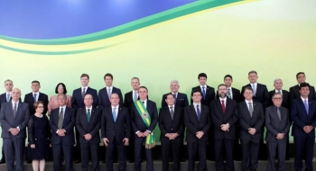 Bolsonaro pode antecipar saída de 11 ministros para candidaturas em 2022